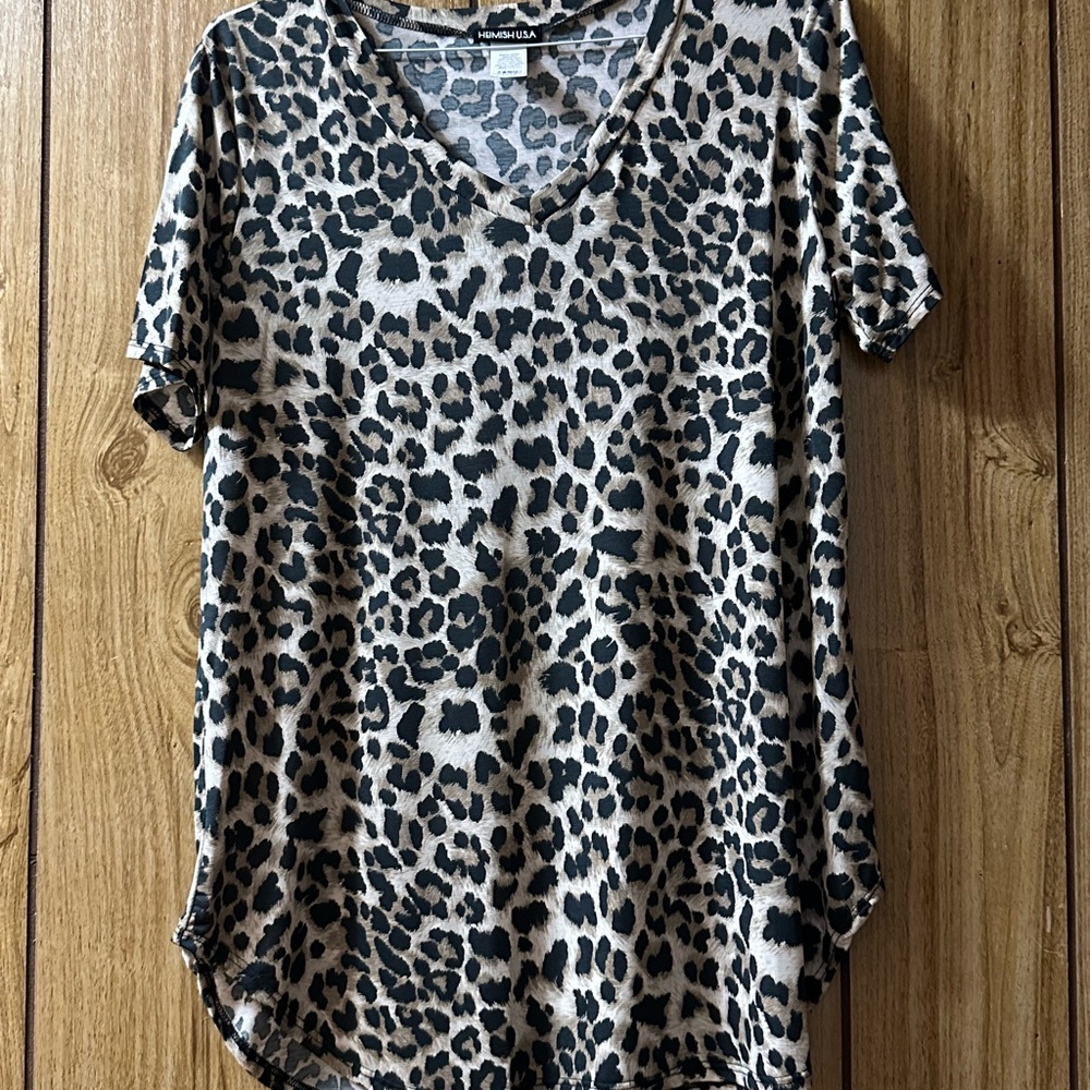 HEIMISH USA Black and Gray Relaxed Short Sleeve Tee NWOT